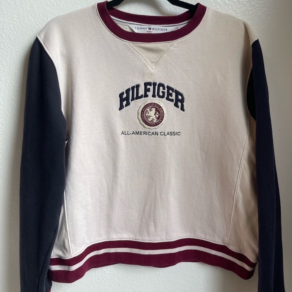 Tommy‎ Hilfiger Cream Crewneck with Navy Sleeves & Burgundy Trim